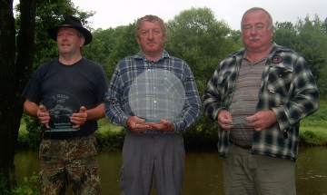 Fischerkönig Alois Weißthanner mit 1.Ritter Rudi Schönberger und 2.Ritter Willi Christl